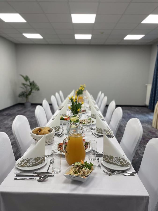 פרוז'קוב Hotel Anton By Dns מראה חיצוני תמונה