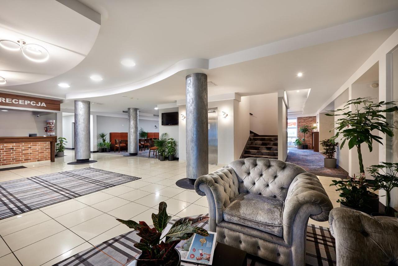 פרוז'קוב Hotel Anton By Dns מראה חיצוני תמונה