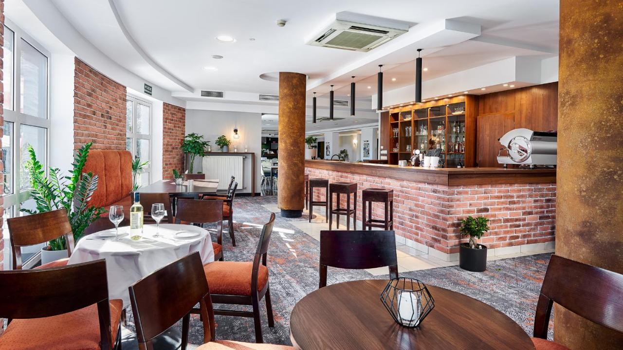 פרוז'קוב Hotel Anton By Dns מראה חיצוני תמונה