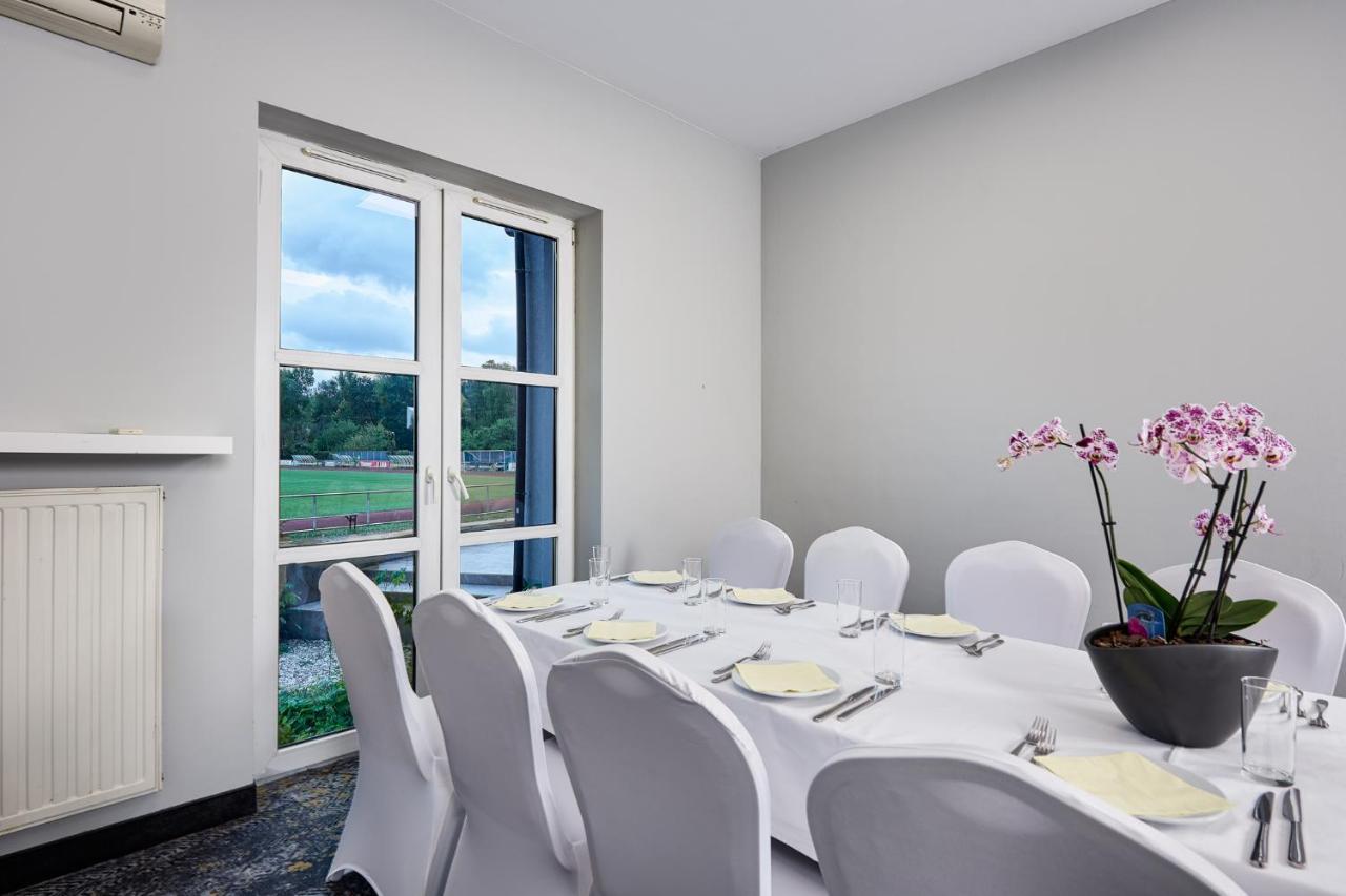 פרוז'קוב Hotel Anton By Dns מראה חיצוני תמונה