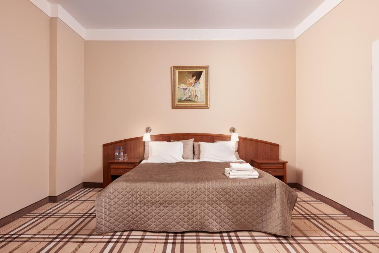 פרוז'קוב Hotel Anton By Dns מראה חיצוני תמונה