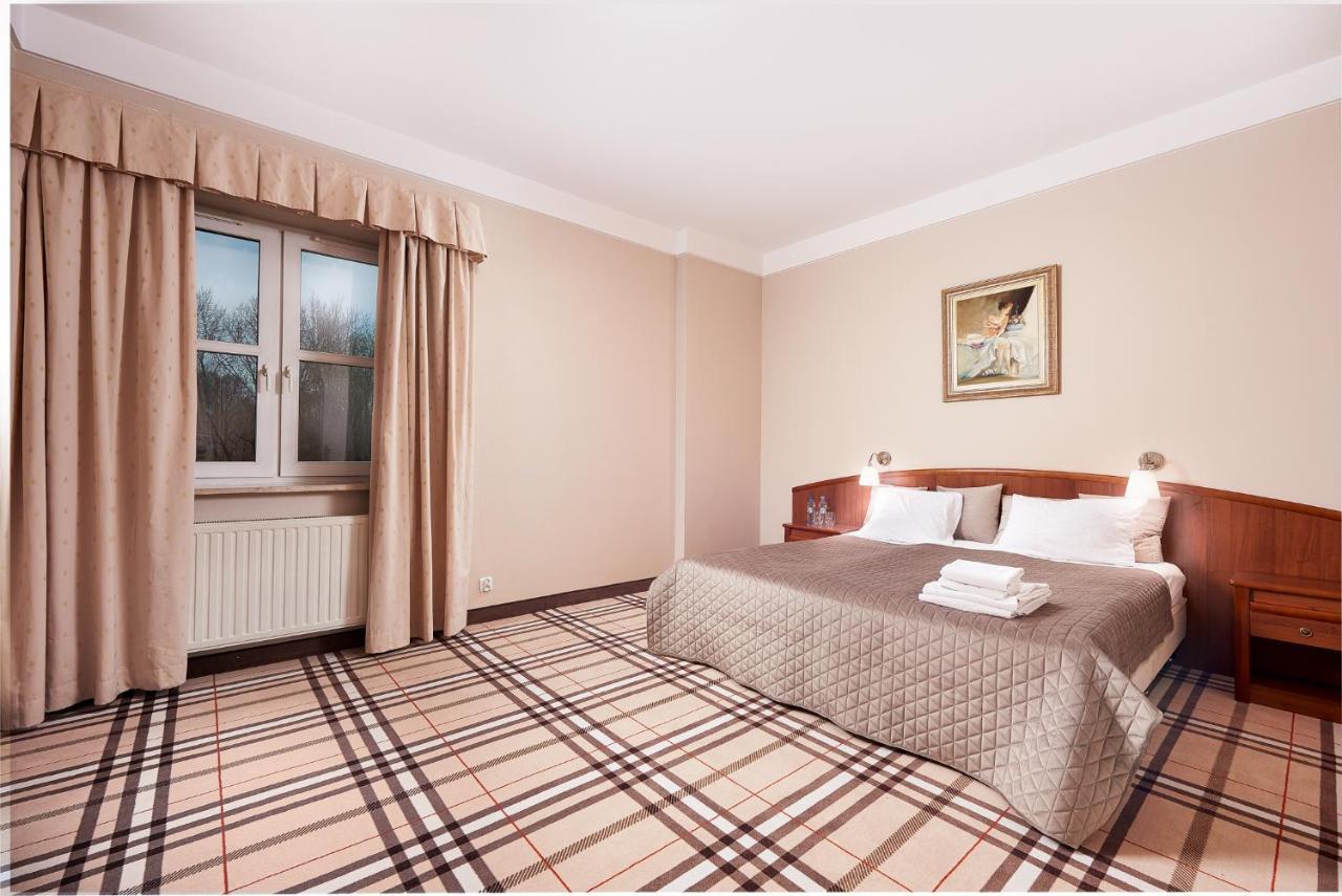 פרוז'קוב Hotel Anton By Dns מראה חיצוני תמונה